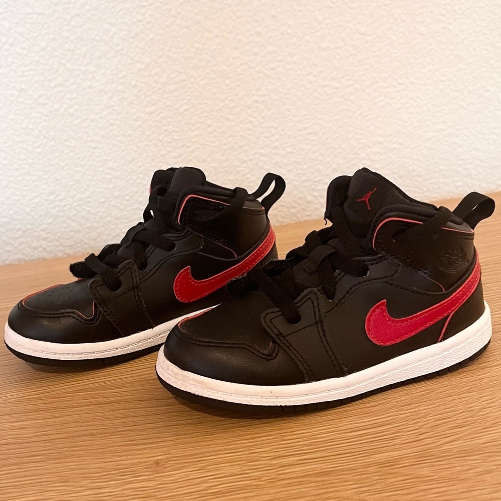 Jordan Toddler Air Jordan 1 Mid Basketball Shoes: Size 8